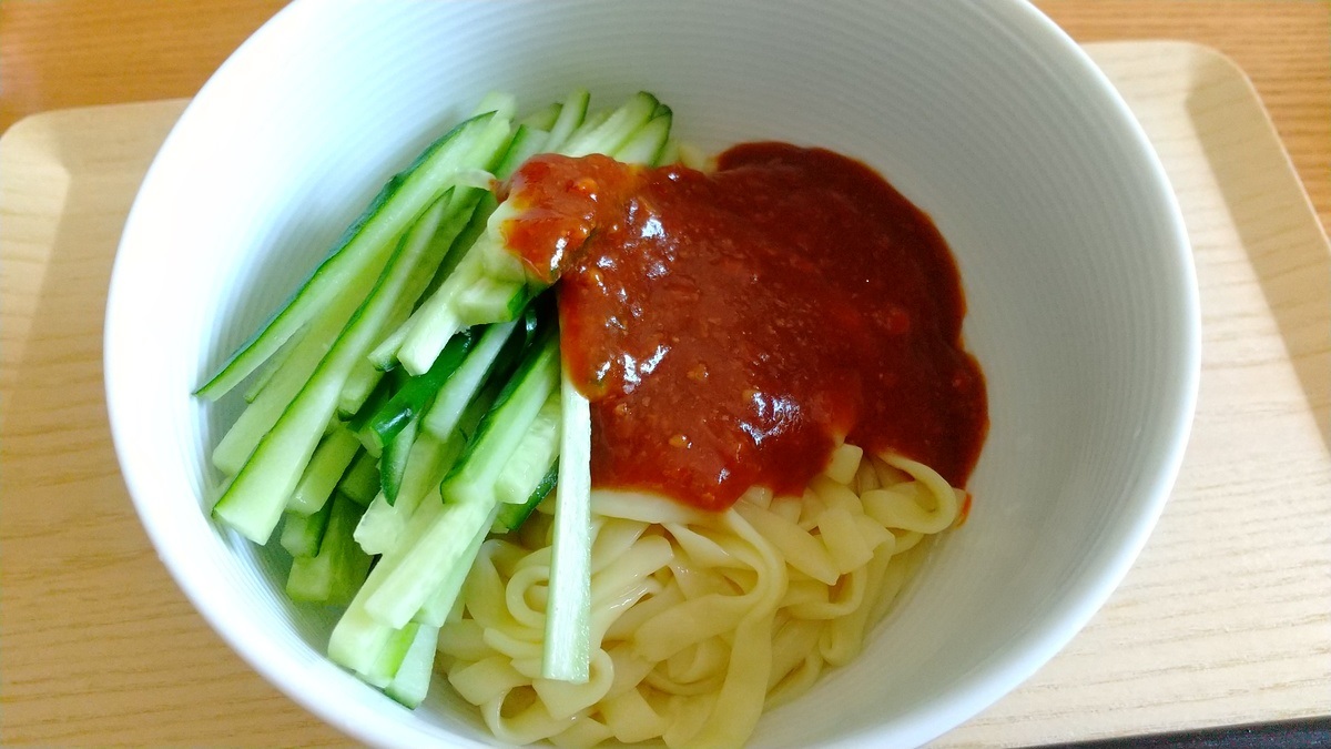 おなかのお掃除役 こんにゃく と 大豆ミート を使った 汁なし坦々麺 ウラスピナビ